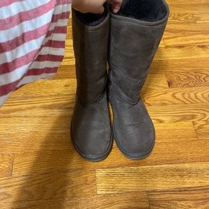 Big Kids Uggs (Tall)